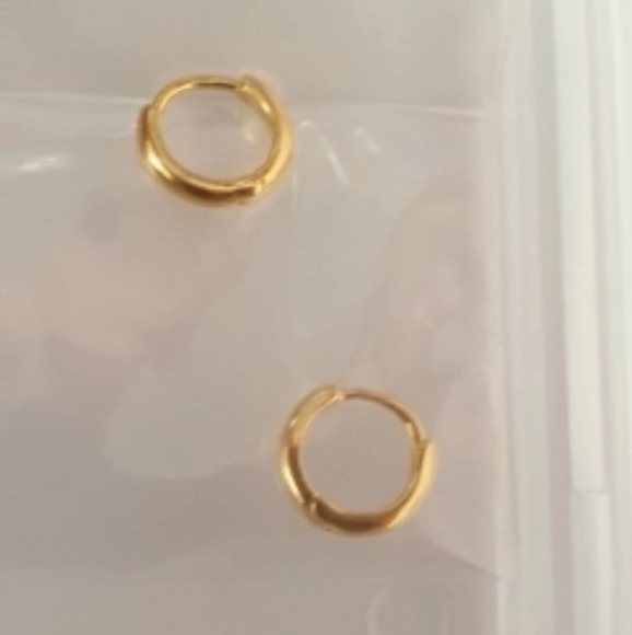 NEW 18k Gold Vermeil Hoop Earrings - Picture 8 of 15